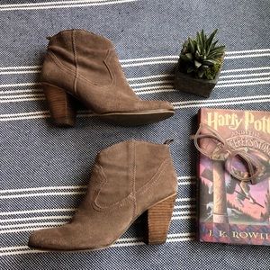 Steve Madden Suede booties